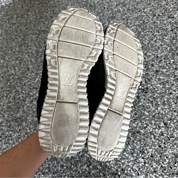 Louis Vuitton Run Away Sneaker - Picture 10 of 11